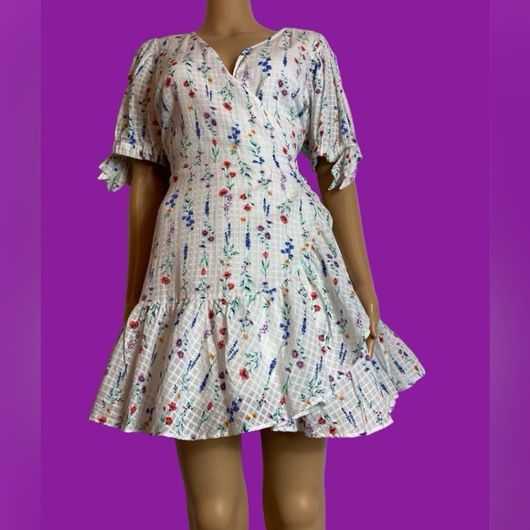 Lauren Conrad ruffled wrap dress size medium - Picture 4 of 9